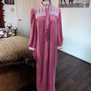 Donna Richard for Gilligan & O'Malley Vintage Velour Dressing Gown